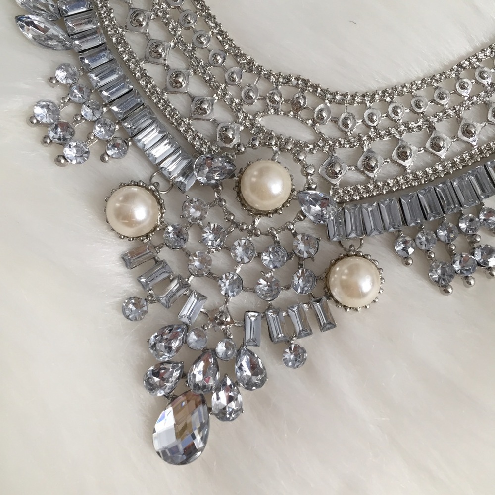 🆑 "Lydia" Necklace || Clear Crystal Pearl - Picture 4 of 9